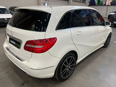 2013-Mercedes-Benz-B-Class-B-200-BE-Auto_6