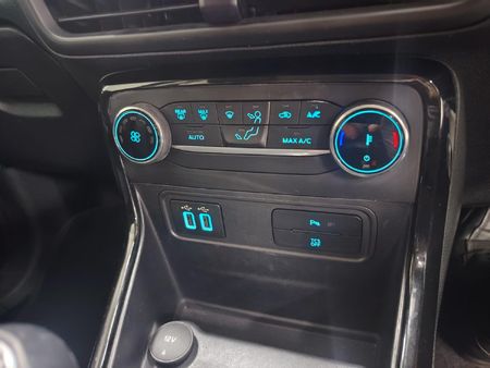 2021-Ford-EcoSport-10-EcoBoost-Titanium_14
