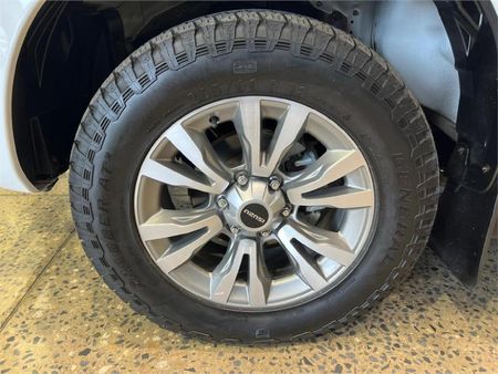 2022-Isuzu-D-Max-300-LX-4x4-Auto-Double-Cab_9