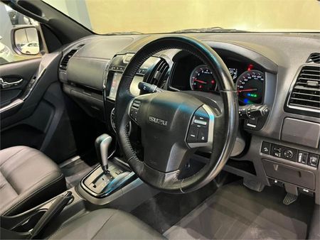 2022-Isuzu-D-Max-300-LX-4x4-Auto-Double-Cab_6