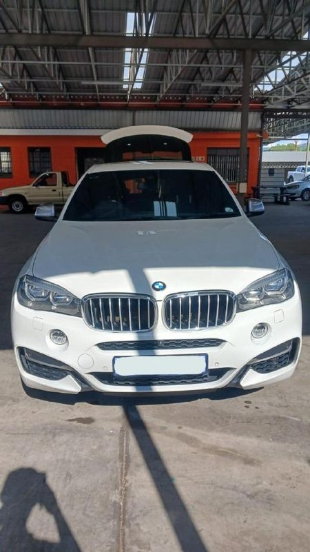 2016-BMW-X6-M50d_0