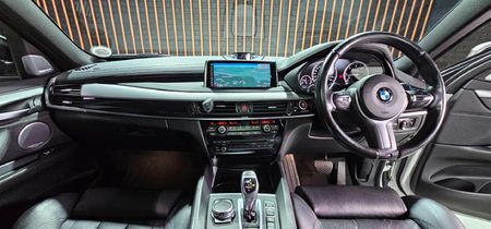2016-BMW-X6-M50d_22