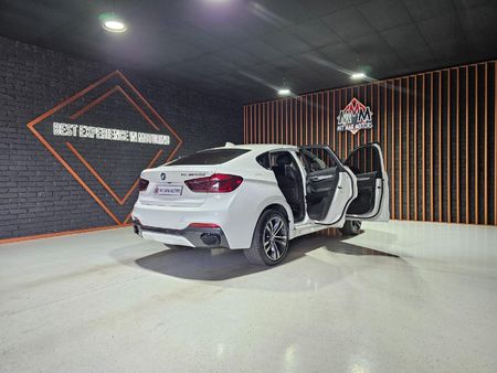 2016-BMW-X6-M50d_25