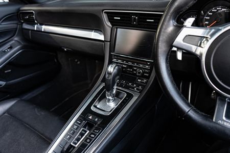 2015-Porsche-911-Carrera-4S-Cabriolet-Auto_13