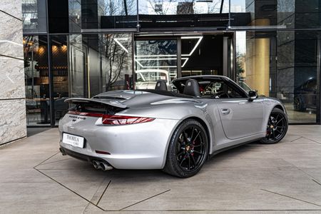 2015-Porsche-911-Carrera-4S-Cabriolet-Auto_4