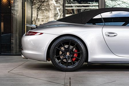2015-Porsche-911-Carrera-4S-Cabriolet-Auto_6