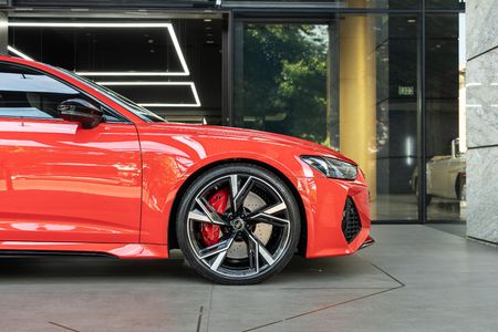 2023-Audi-RS6-quattro-Avant_9