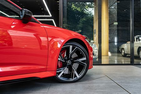 2023-Audi-RS6-quattro-Avant_10