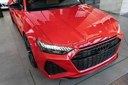 2023-Audi-RS6-quattro-Avant_11