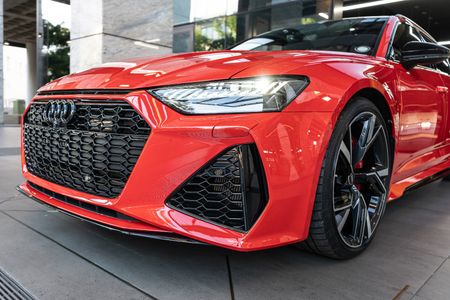 2023-Audi-RS6-quattro-Avant_12