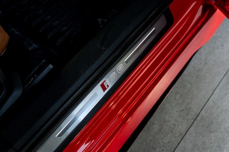 2023-Audi-RS6-quattro-Avant_14