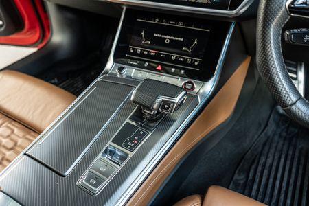 2023-Audi-RS6-quattro-Avant_18