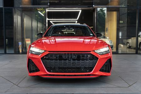 2023-Audi-RS6-quattro-Avant_1