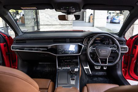 2023-Audi-RS6-quattro-Avant_21