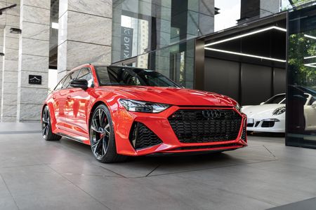 2023-Audi-RS6-quattro-Avant_24