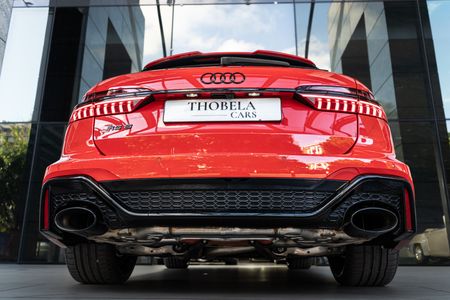 2023-Audi-RS6-quattro-Avant_5