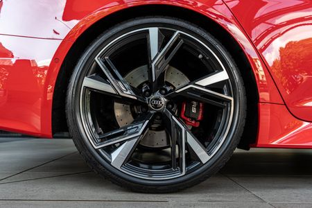 2023-Audi-RS6-quattro-Avant_7