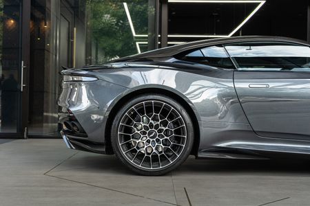 2024-Aston-Martin-DBS-770-Ultimate_13