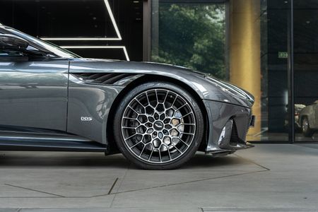 2024-Aston-Martin-DBS-770-Ultimate_14