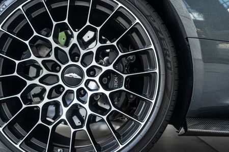2024-Aston-Martin-DBS-770-Ultimate_15