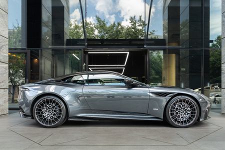2024-Aston-Martin-DBS-770-Ultimate_2