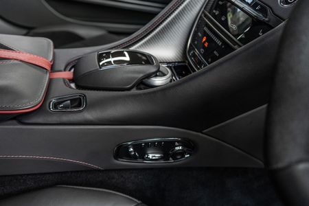 2024-Aston-Martin-DBS-770-Ultimate_30