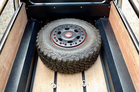 2015-Mercedes-AMG-G-Class-6x6_10