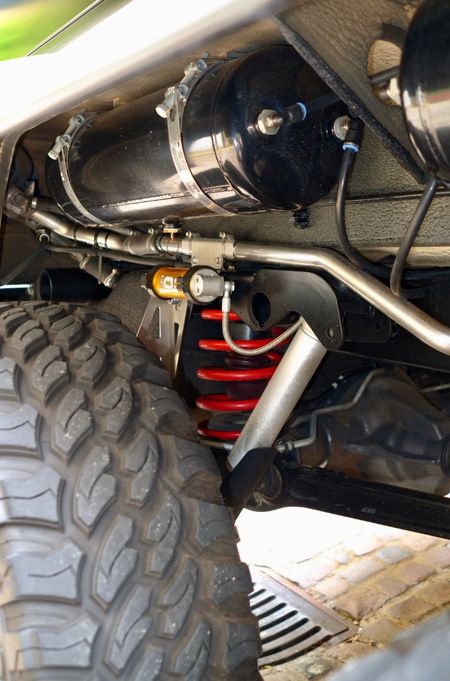 2015-Mercedes-AMG-G-Class-6x6_34