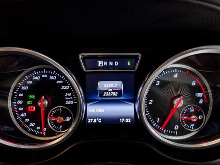 2016-Mercedes-Benz-G-Class-G-350-Bluetec_13