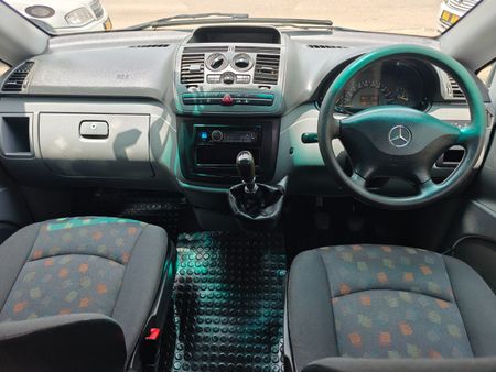 2006-Mercedes-Benz-Vito-115-CDI-CrewBus_9