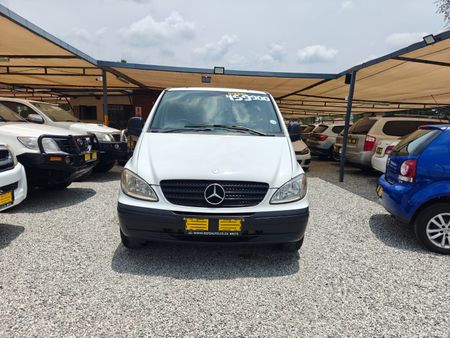 2006-Mercedes-Benz-Vito-115-CDI-CrewBus_1