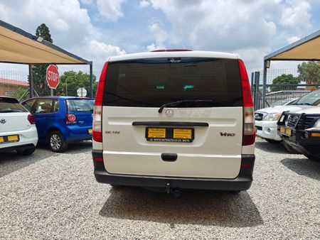 2006-Mercedes-Benz-Vito-115-CDI-CrewBus_5