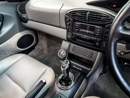2001-Porsche-Boxster-986_13