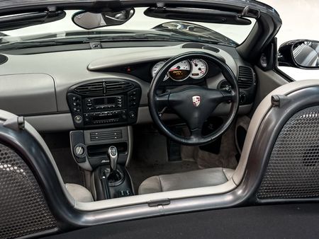 2001-Porsche-Boxster-986_21