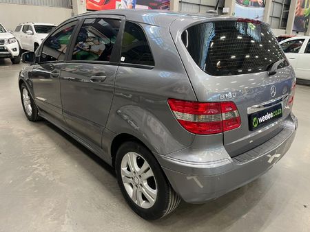 2011-Mercedes-Benz-B-Class-B-180-Auto_4
