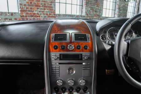 2008-Aston-Martin-DB9-Coupe-Auto_12