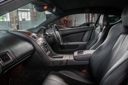 2008-Aston-Martin-DB9-Coupe-Auto_17