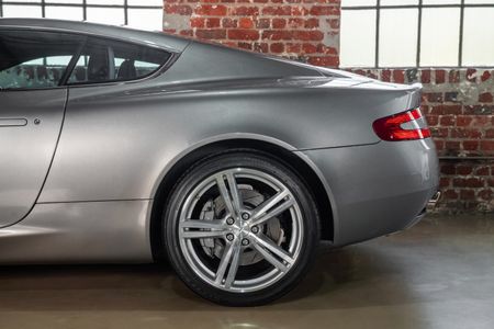 2008-Aston-Martin-DB9-Coupe-Auto_21