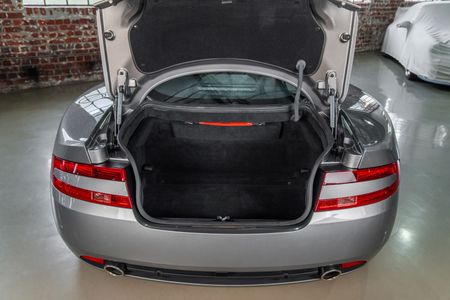 2008-Aston-Martin-DB9-Coupe-Auto_27