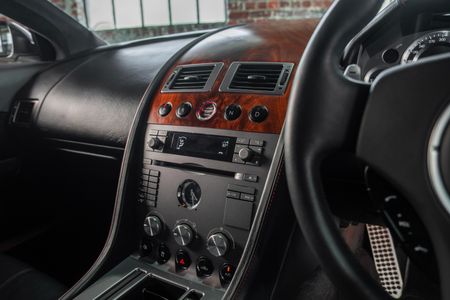2008-Aston-Martin-DB9-Coupe-Auto_6