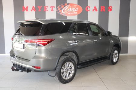 2023-Toyota-Fortuner-28-GD-6-Raised-Body-Auto_2