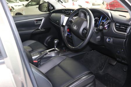 2023-Toyota-Fortuner-28-GD-6-Raised-Body-Auto_5