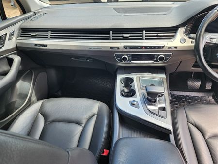 2016-Audi-Q7-30-TDI-quattro-Auto-45-TDI_10