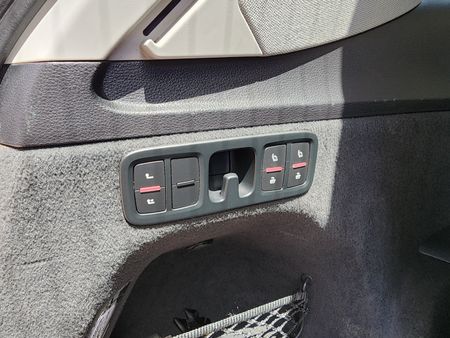 2016-Audi-Q7-30-TDI-quattro-Auto-45-TDI_16