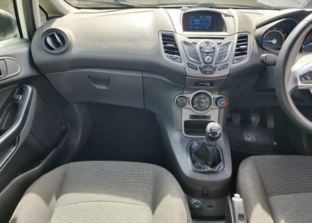 2017-Ford-Fiesta-14-Ambiente-5-dr_9