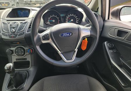 2017-Ford-Fiesta-14-Ambiente-5-dr_8