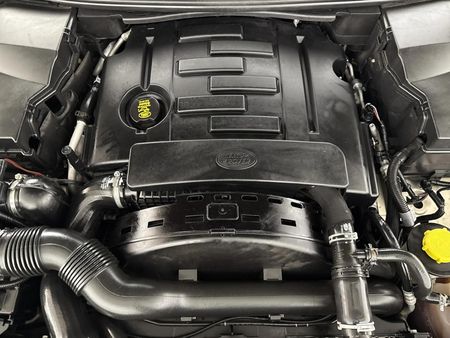 2015-Land-Rover-Discovery-4-30-TD-SD-V6-HSE_13
