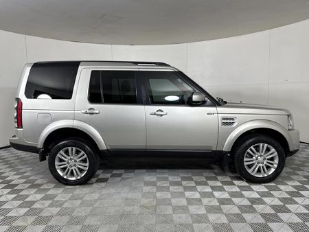2015-Land-Rover-Discovery-4-30-TD-SD-V6-HSE_17
