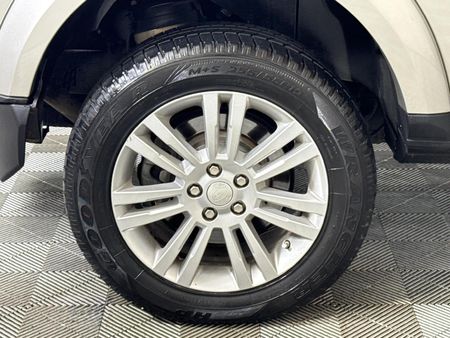 2015-Land-Rover-Discovery-4-30-TD-SD-V6-HSE_7