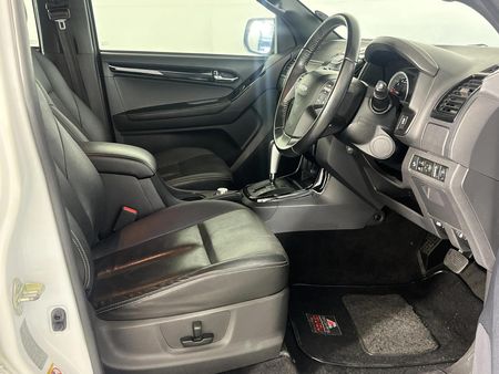 2021-Isuzu-D-Max-300-LX-4x4-Auto-Double-Cab_9